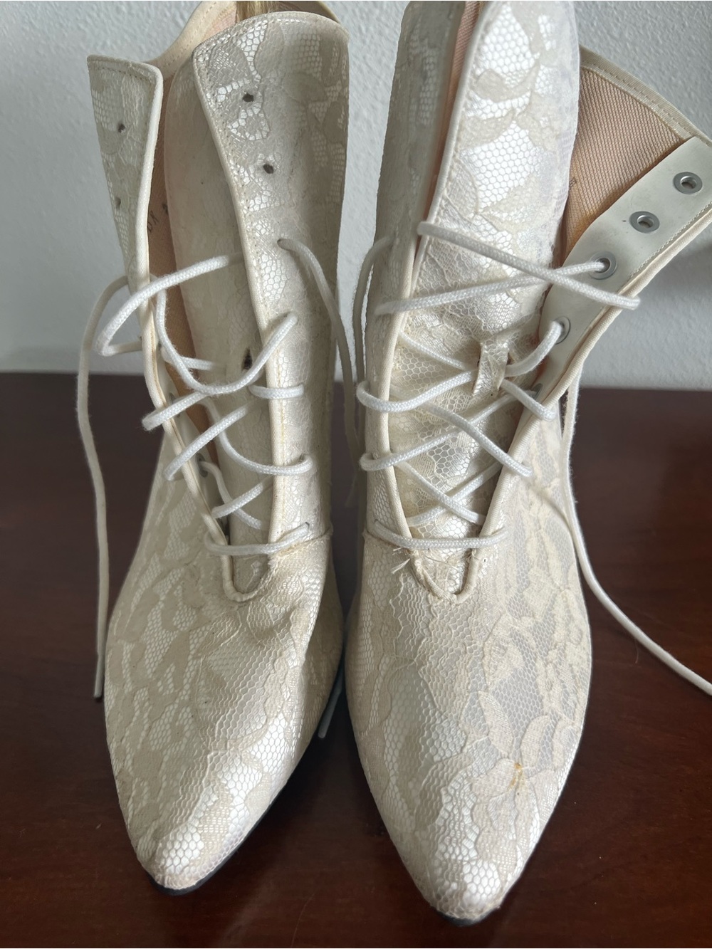Vintage studio Pointed Lace-Up Women's Boots